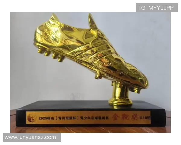 足球队徽球星装饰画主题设计创意展现运动激情与荣耀象征